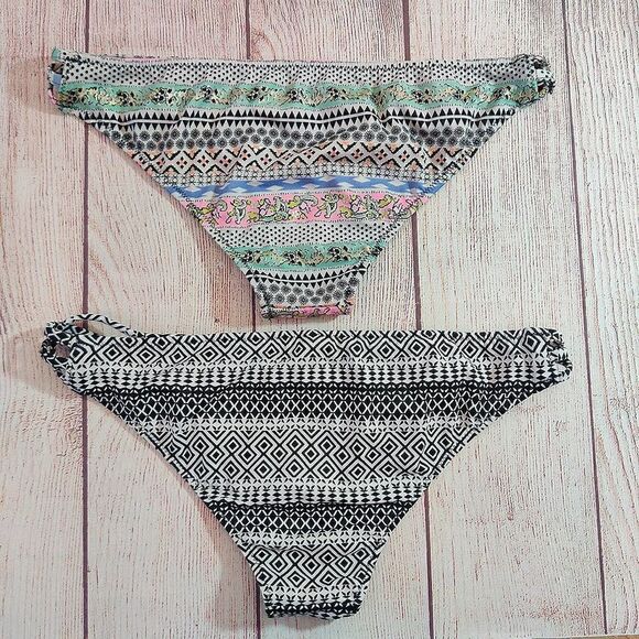Pair of Victoria's Secret The Strappy Cheeky bikini bottoms sz S - Picture 2 of 13